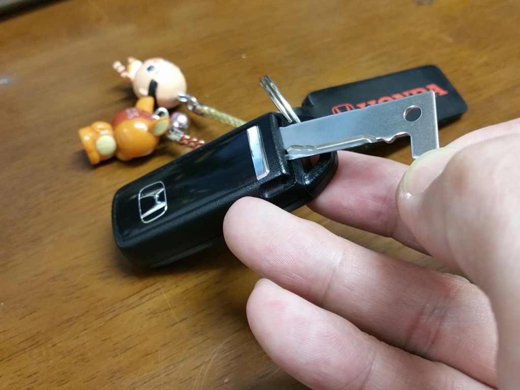 Honda N Box Custom のスマートキーが電池切れなので自力で交換してみた カケヅカ Kakedzuka